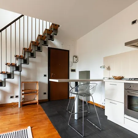 Youhosty - Rosmini 8 * Milano